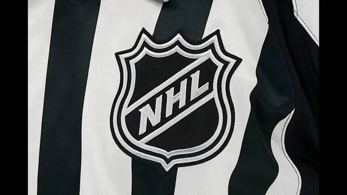 Why NHL players tape their sticks and how it improves puck control