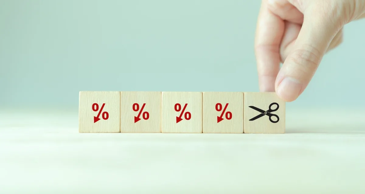 Juros futuros caem com leilão do Tesouro, quadro eleitoral e alívio nos Treasuries