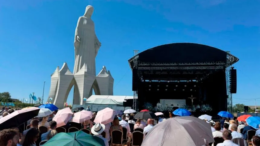 EN VIDEO: Polonia inauguró la estatua más grande de la Virgen María en Europa