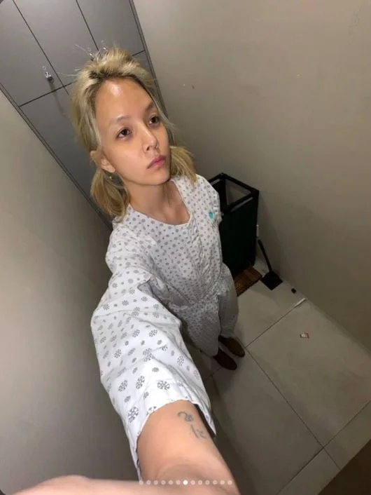 AOA 출신 지민, 맥주캔 쌓아두더니..병원복 입은 근황 '우려'[핫피플]