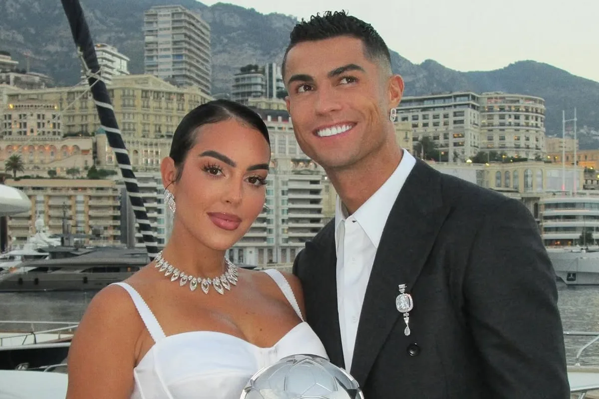 Cristiano Ronaldo e Georgina Rodríguez se casaram nesta terça (11/8)