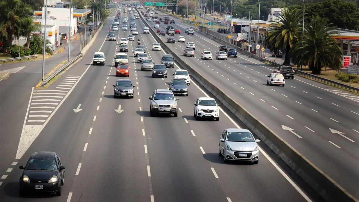 ¿Vuelve la F1?: Milei criticó la antigüedad del parque automotor como defensa de la baja de impuestos a los 0 km de su gestión