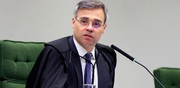 Daniela Lima: Pedido da PGR solucionaria impasse entre Mendonça e PF
