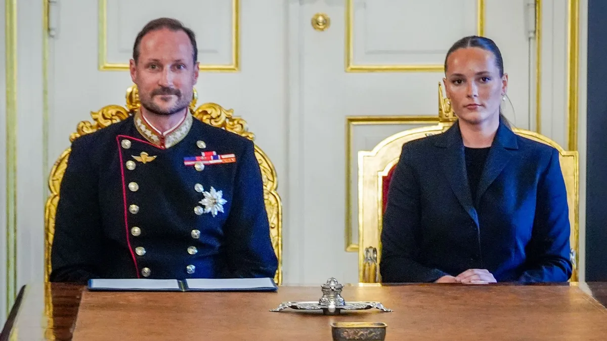 Haakon VIII estrena su reinado junto a su hija Ingrid: primeras audiencias privadas y próximo juramento ante el Parlamento