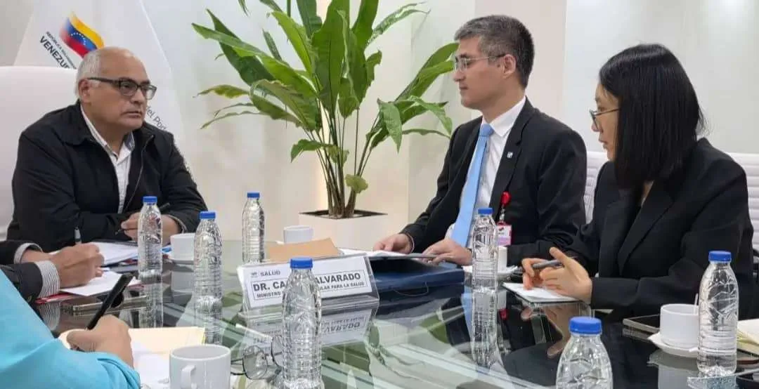 Venezuela y China extienden acuerdo para garantizar funcionamiento de equipos hospitalarios
