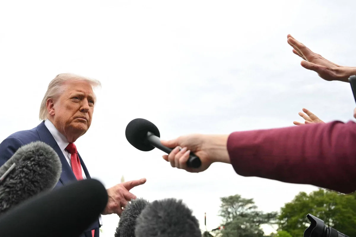 Trump concentra ataques pessoais em mulheres jornalistas, aponta monitor