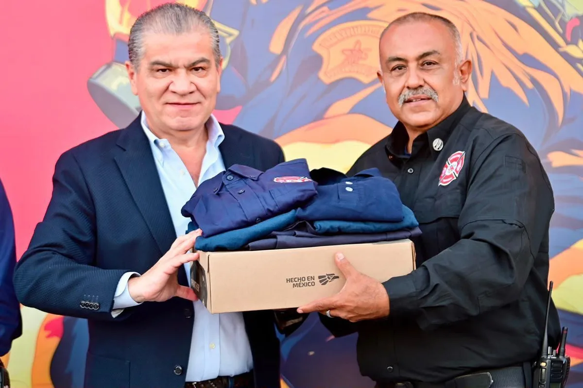 Torreón reconoce a sus bomberos; entrega equipo por más de 2.4 mdp