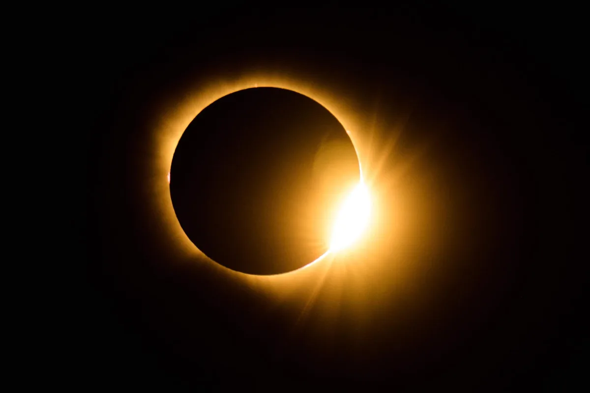 En images : retrouvez les plus belles photos de l’éclipse du 12 août de l’Islande à l’Espagne, en passant par la France