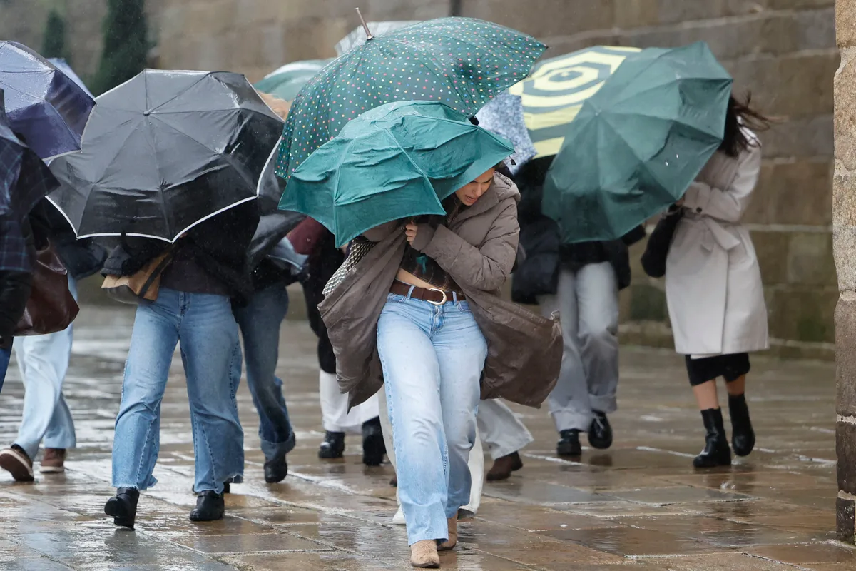 La Aemet prevé un “importante cambio de tiempo” por la combinación de una vaguada, un frente atlántico y una DANA que traen lluvias, tormentas con granizo y viento fuerte