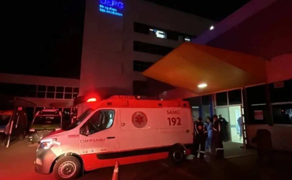 Mulher teria ateado fogo contra si mesma e ficado com 45% do corpo queimado; vítima está em estado grave em Ponta Grossa
