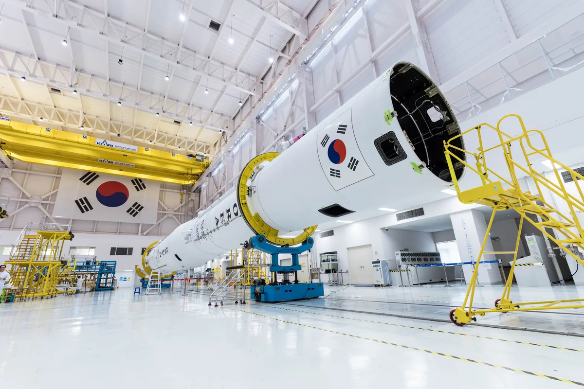 국내 첫 군집발사 나서는 누리호 5차… 역대 최다 위성 15기 싣는다