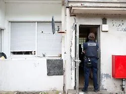 Kriminelle Clans profitieren oft: Regierung legt Plan gegen organisierten Sozialbetrug vor