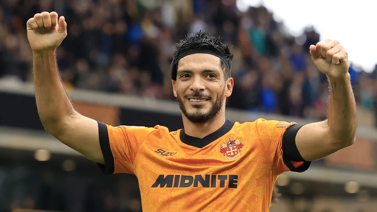 West Ham level at Watford; Norwich leading Burnley - EFL LIVE!