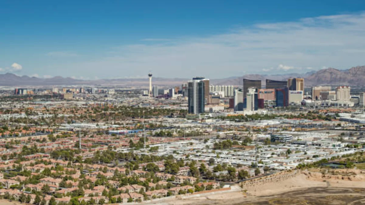 Las Vegas developers buy 940 acres of former federal desert for $94 million; 6,000-home community planned