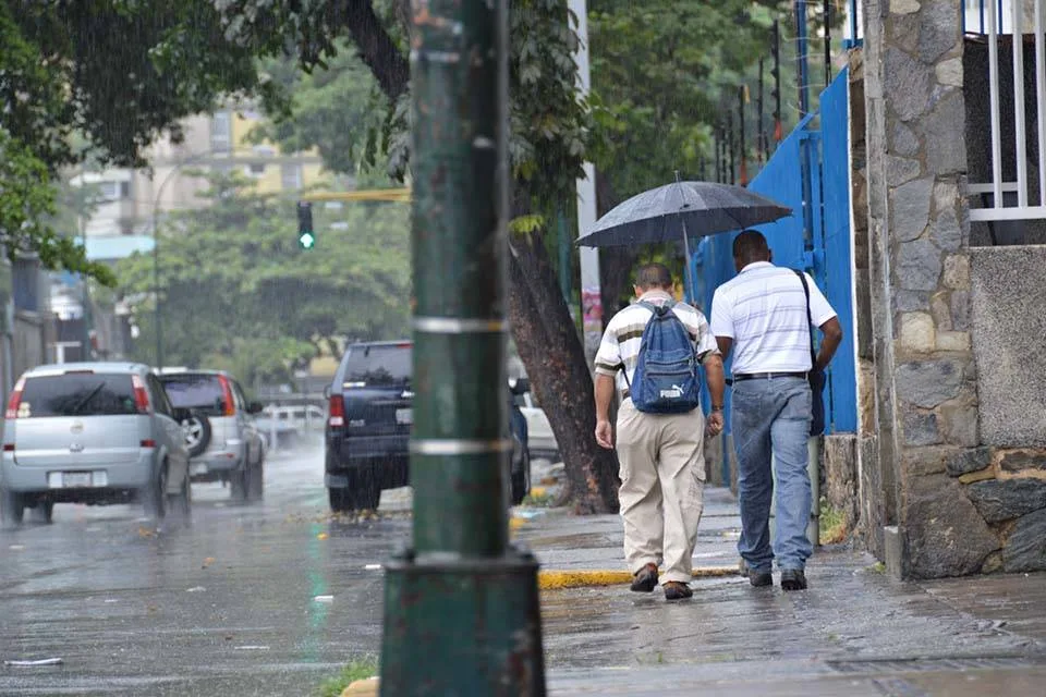Lluvias dejan cinco muertos y 173 emergencias en Caracas en las últimas dos semanas