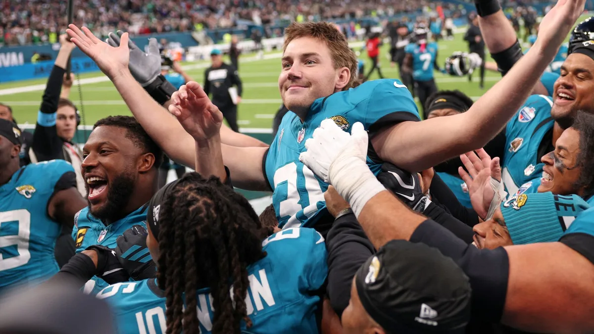 Miracle in London as Jaguars beat Eagles with field goal as time expires