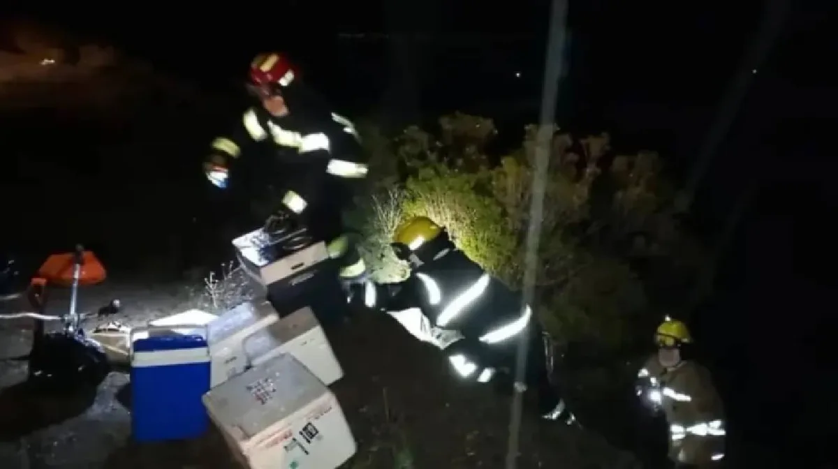 Volcó en la Ruta 237 una camioneta que trasladaba conservadoras de sangre para transfusiones