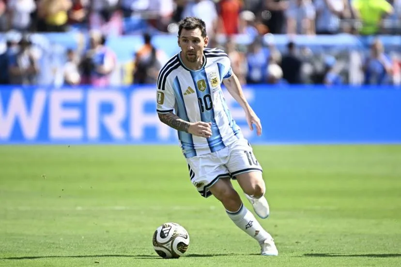 Parole rare, aura durable et stats flatteuses : Lionel Messi mise sur ses performances, plus que sur un plan de com, pour remporter à 39 ans un 9e Ballon d'Or