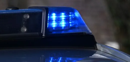 Fellbach im Rems-Murr-Kreis: Mann klaut Kopfhörer, schlägt zu, gibt ihn zurück und entschuldigt sich
