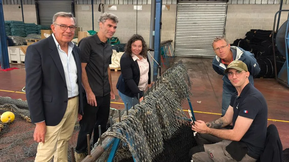 "L'objectif est une production de masse" : premiers essais en mer en Bretagne pour un filet de chalut biodégradable