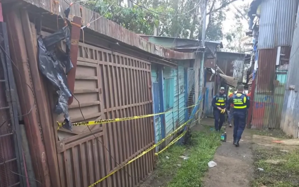 Costa Rica evacúa a 34 nicaragüenses por inminente riesgo de deslizamiento de tierra que amenaza sus viviendas