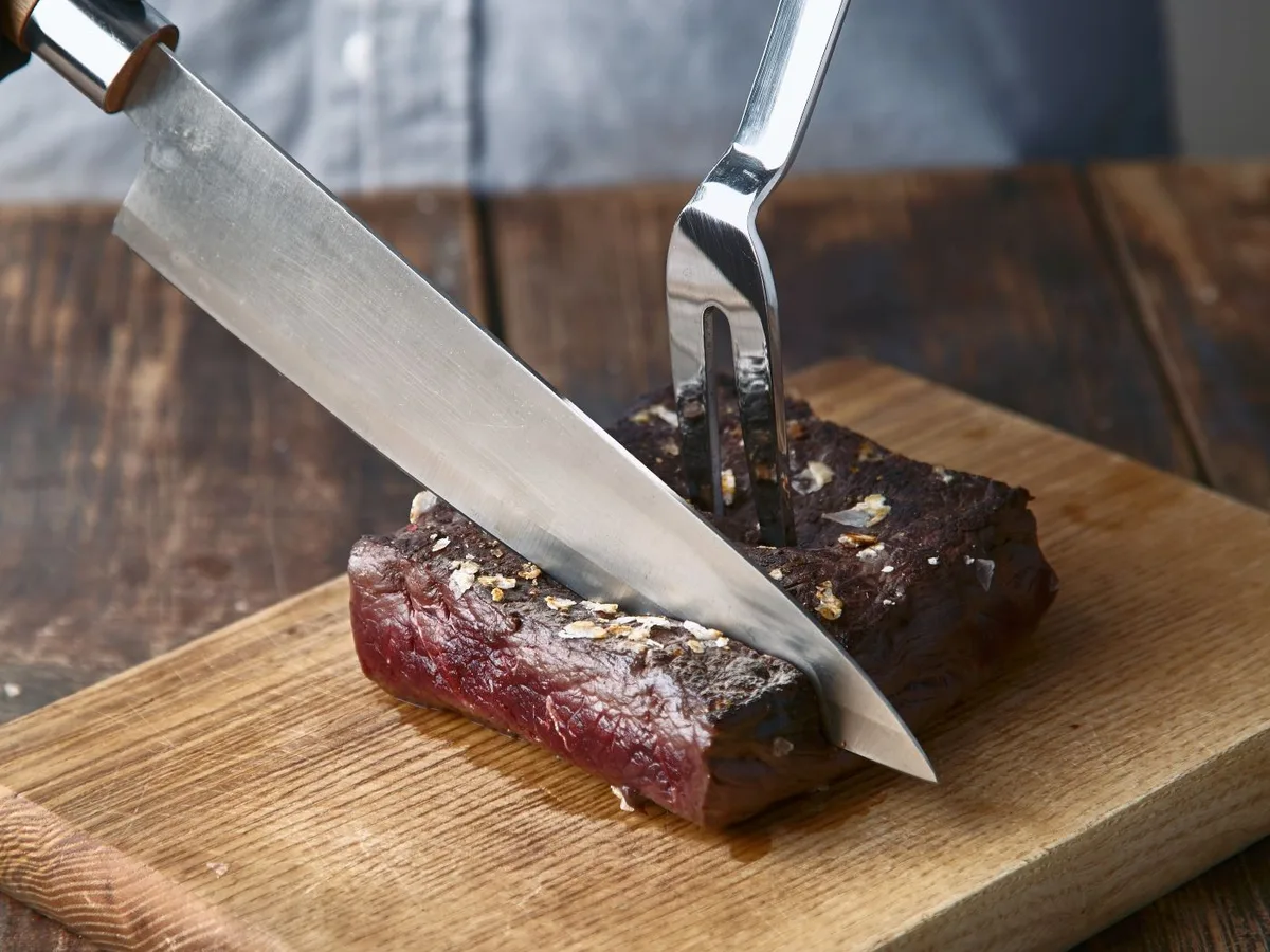 Trump analisa regras da carne bovina enquanto produtores se opõem a tarifas; JBS e MBRF estão no setor