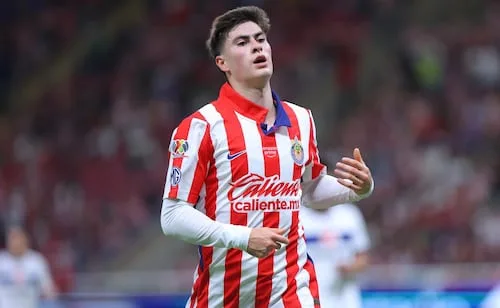 Las Chivas, a la espera de que el Olympiacos incremente la oferta por Armando González