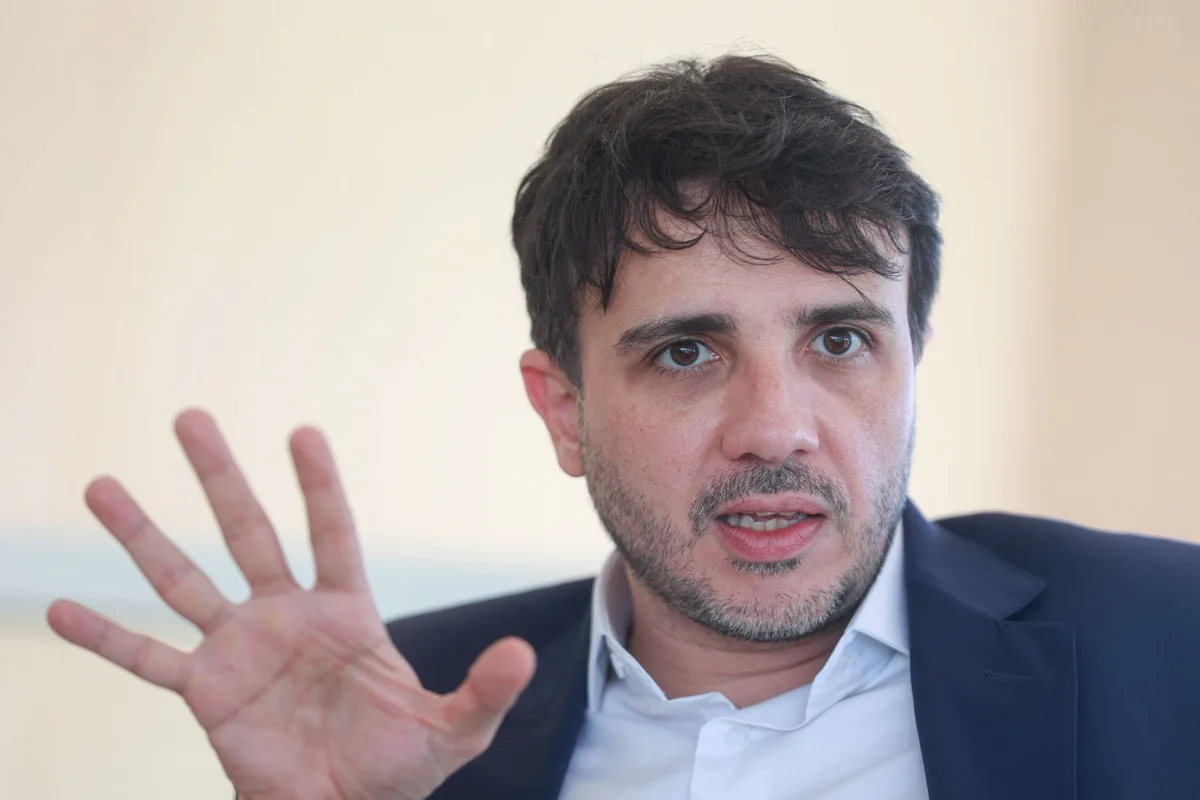 Renan Santos sobre perder cargo por desobedecer STF: "Risco a correr"