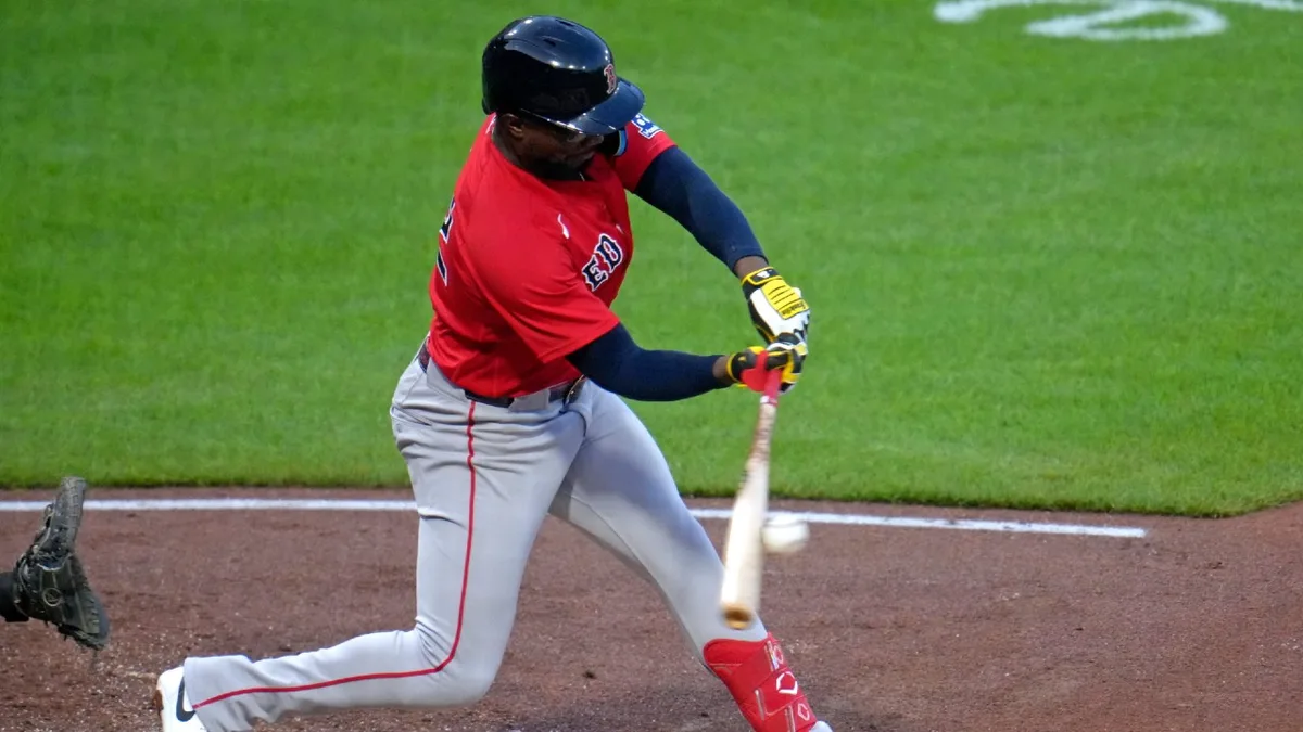 Slumping Red Sox lose to Pirates