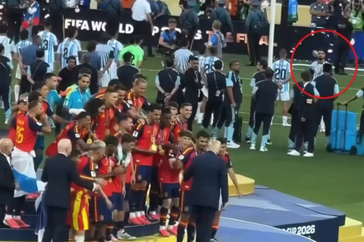 Flaco López contó los motivos por los que eligió mirar de frente la celebración de España en la final perdida