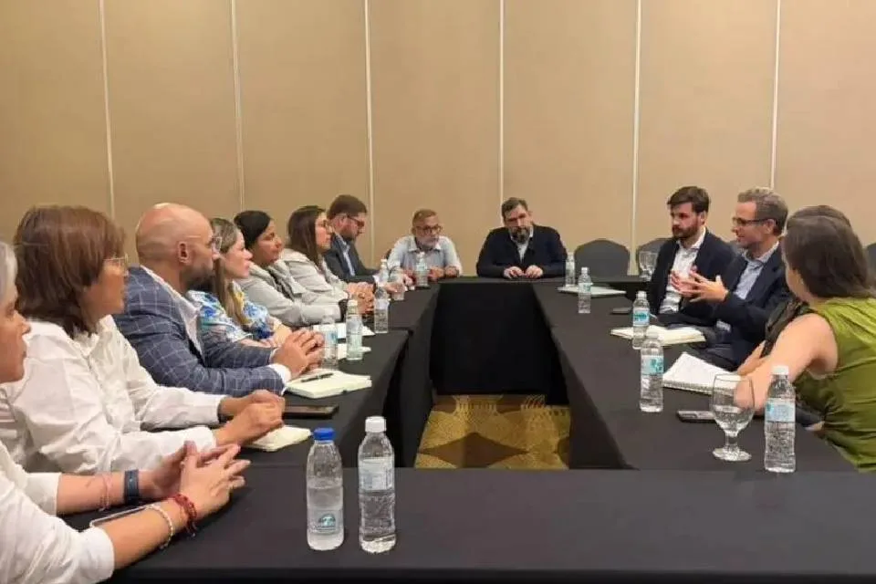 Delegación de la AN de 2015 aborda situación de presos políticos en cita con HRW