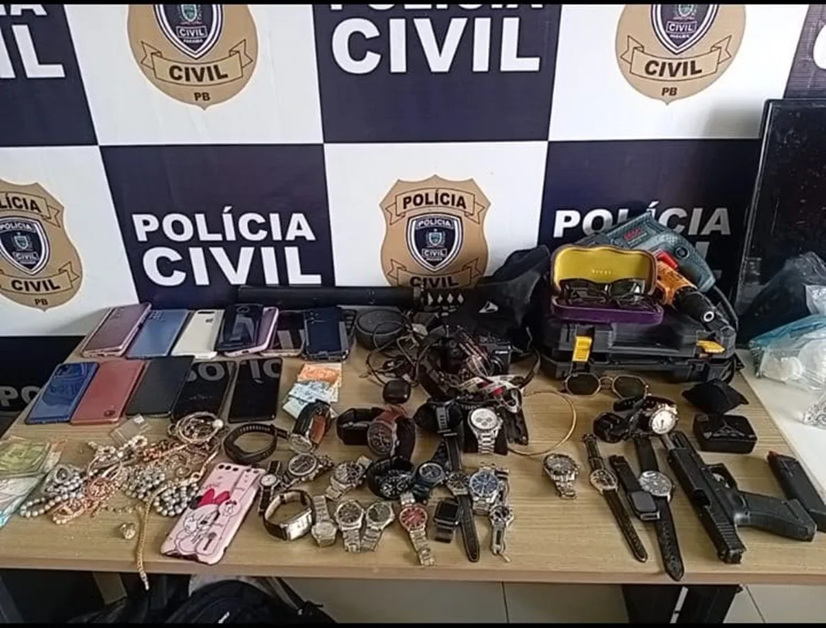 Mulher é presa suspeita de integrar grupo que assaltava residências em João Pessoa