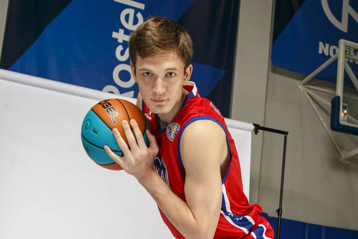 Елатонцев ответил, был ли вариант провести в NCAA ещё один сезон