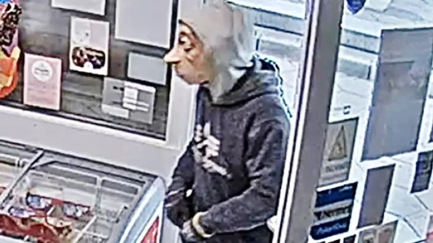 „Dobby“ bald nicht mehr frei? - Polizei jagt Räuber mit Harry Potter-Maske