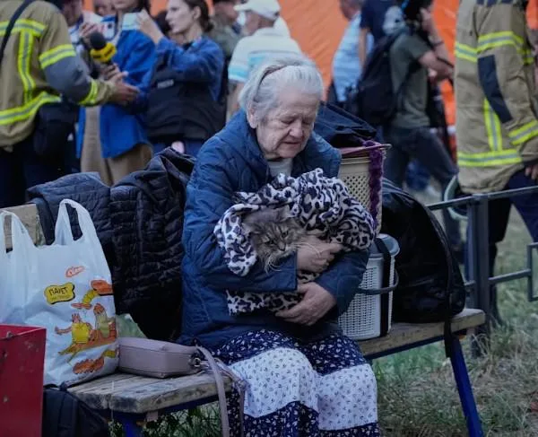 Un ataque con misiles rusos contra la capital de Ucrania deja al menos 14 muertos y 33 heridos
