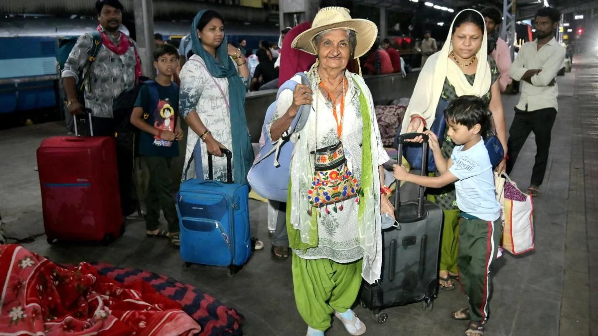 102 Nagpur pilgrims stranded in Kathmandu after floods return home safely
