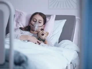Après l’hôpital, comment gérer le stress de son enfant ?