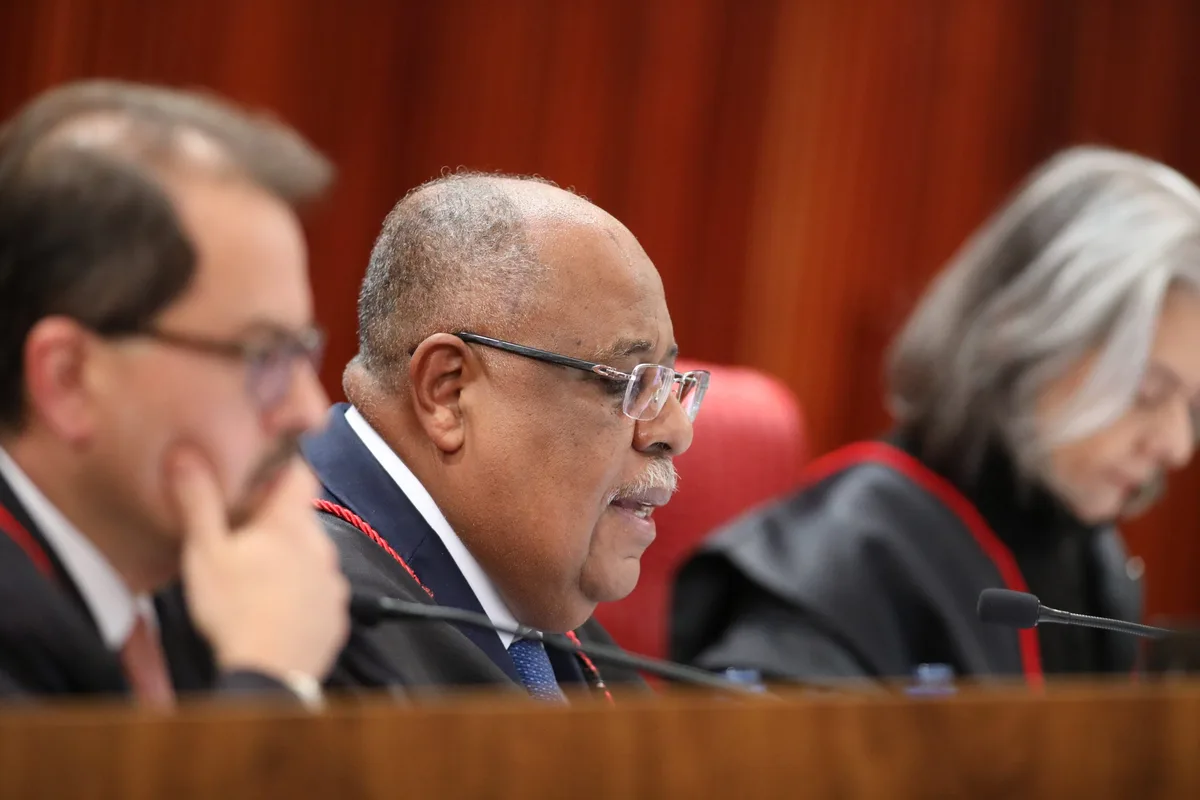 Mensagens indicam proximidade entre Vorcaro e Benedito Gonçalves