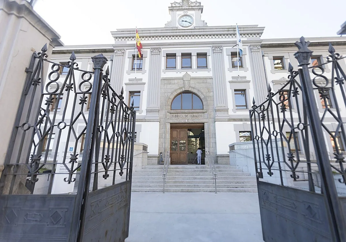 A juicio un hombre acusado de matar a su mujer, a la que grabó en vídeo para burlarse de ella antes de estrangularla