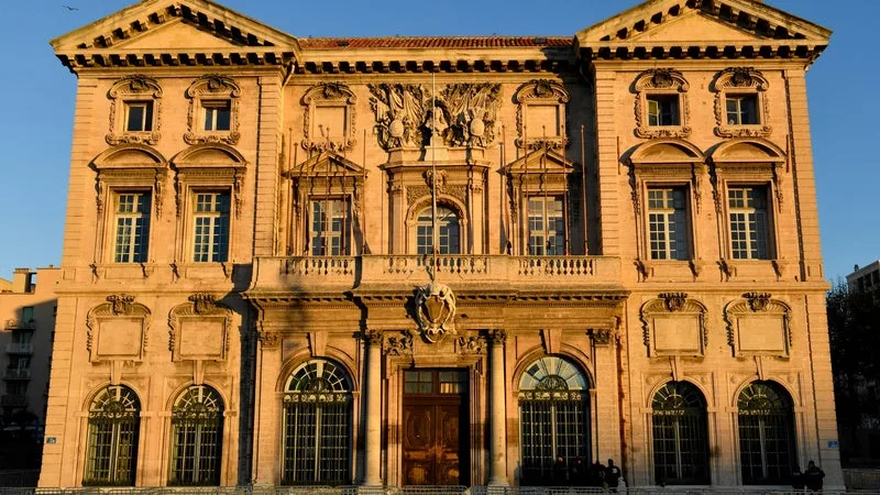 Absentéisme, stratégie financière "peu lisible"... La Cour des comptes fustige la gestion de la Ville de Marseille