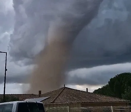 Tornado deixa 41 feridos e danifica 300 casas no sudoeste de França