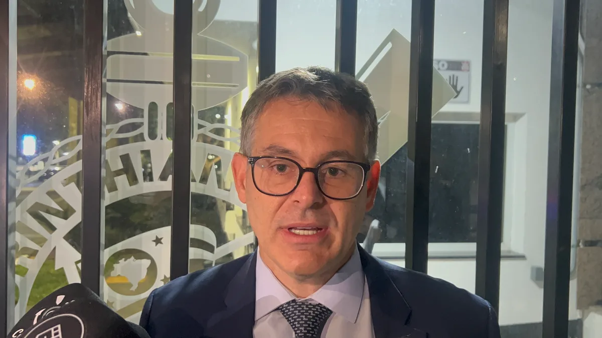 Vice-presidente do Corinthians comenta vídeo de Memphis: "Cargos precisam ser respeitados"