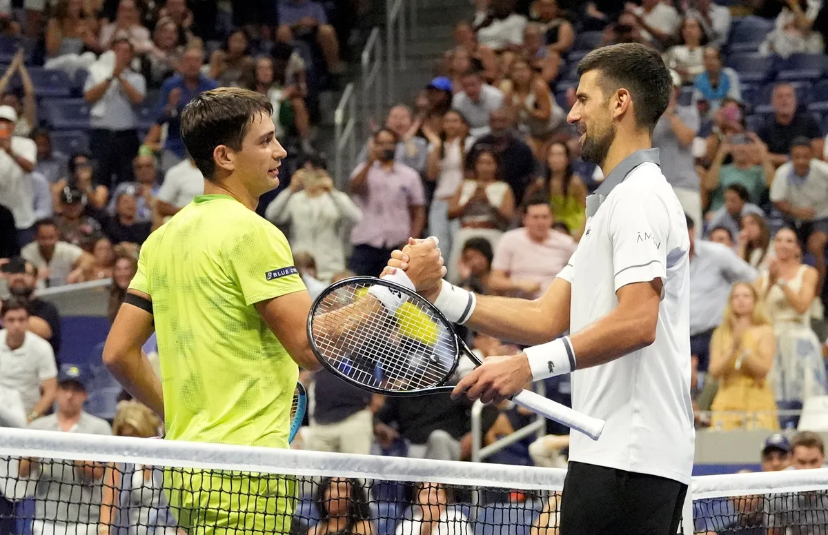 Mariano Navone le rompió a Novak Djokovic una racha de 20 años en Grand Slams: los triunfos argentinos contra la leyenda del tenis