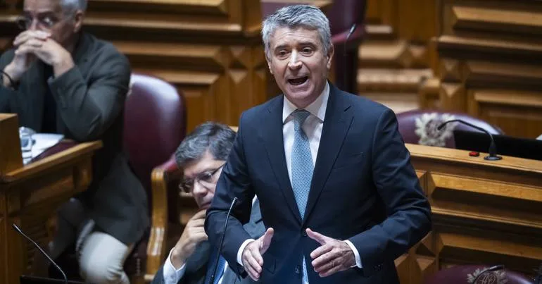 Carneiro duvida de verbas para pós-PRR e tempestades