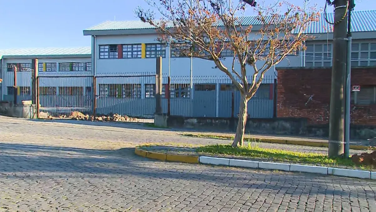 Aluno de 11 anos morre após acidente em escola no RS; aulas são suspensas