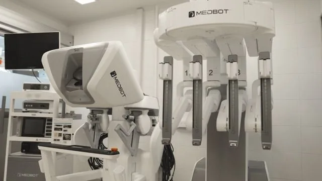 Cirugía robótica: un hospital argentino incorpora tecnología de última generación para operaciones más precisas