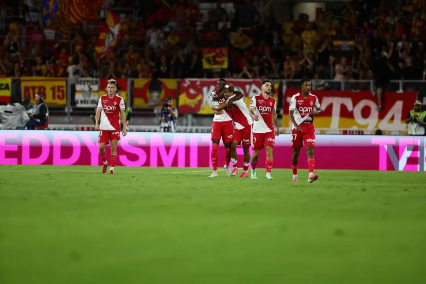 Monaco bat Lens et prend la tête de la Ligue 1