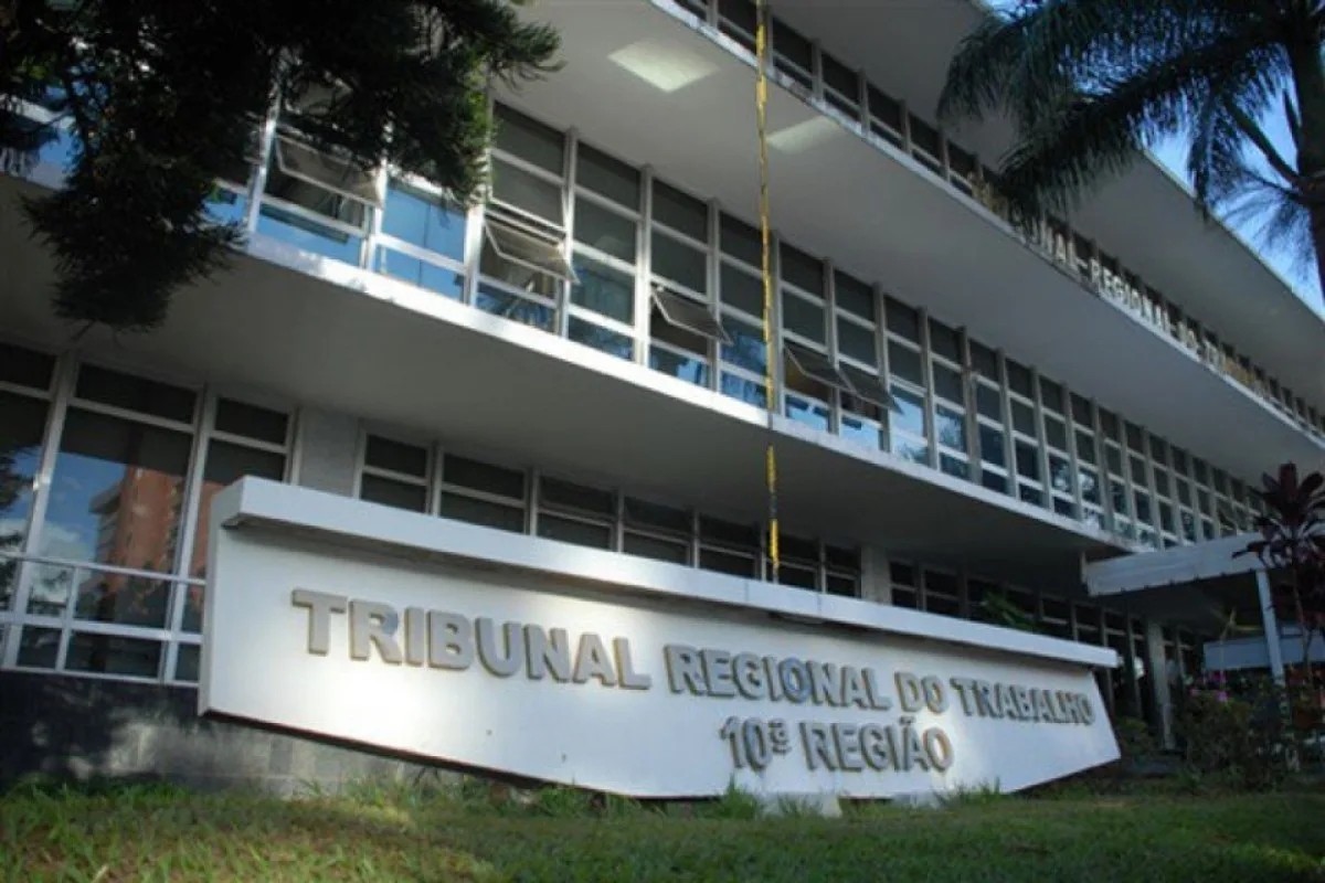TRT-10 abre vagas de estágio com salários de até R$ 1.317,00