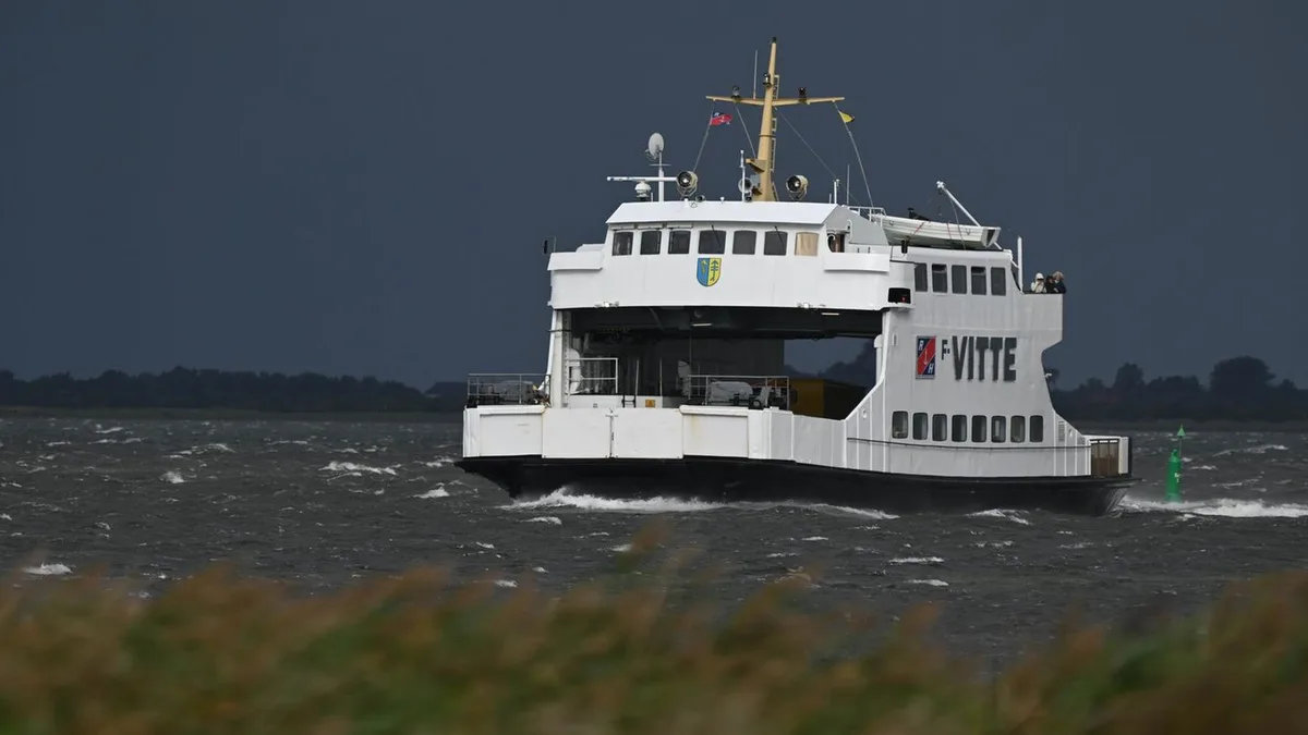 Bauarbeiten: Anleger werden erneuert - neue Hiddensee-Fähre kommt
