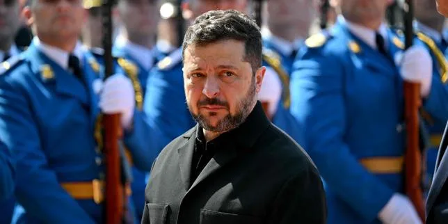 En Ukraine, Volodymyr Zelensky en passe de reprendre la main après un mois de crise politique